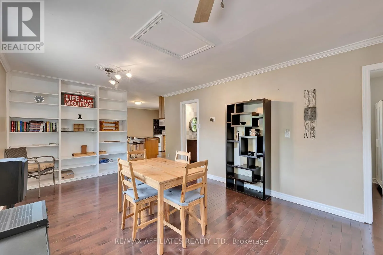 1009 GARDINER'S ROAD