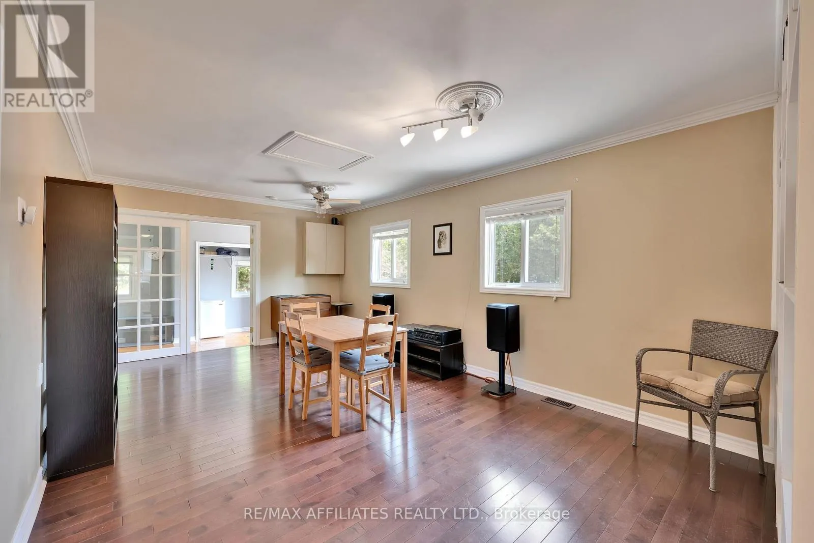 1009 GARDINER'S ROAD
