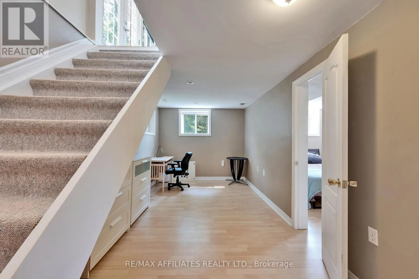 1009 GARDINER'S ROAD