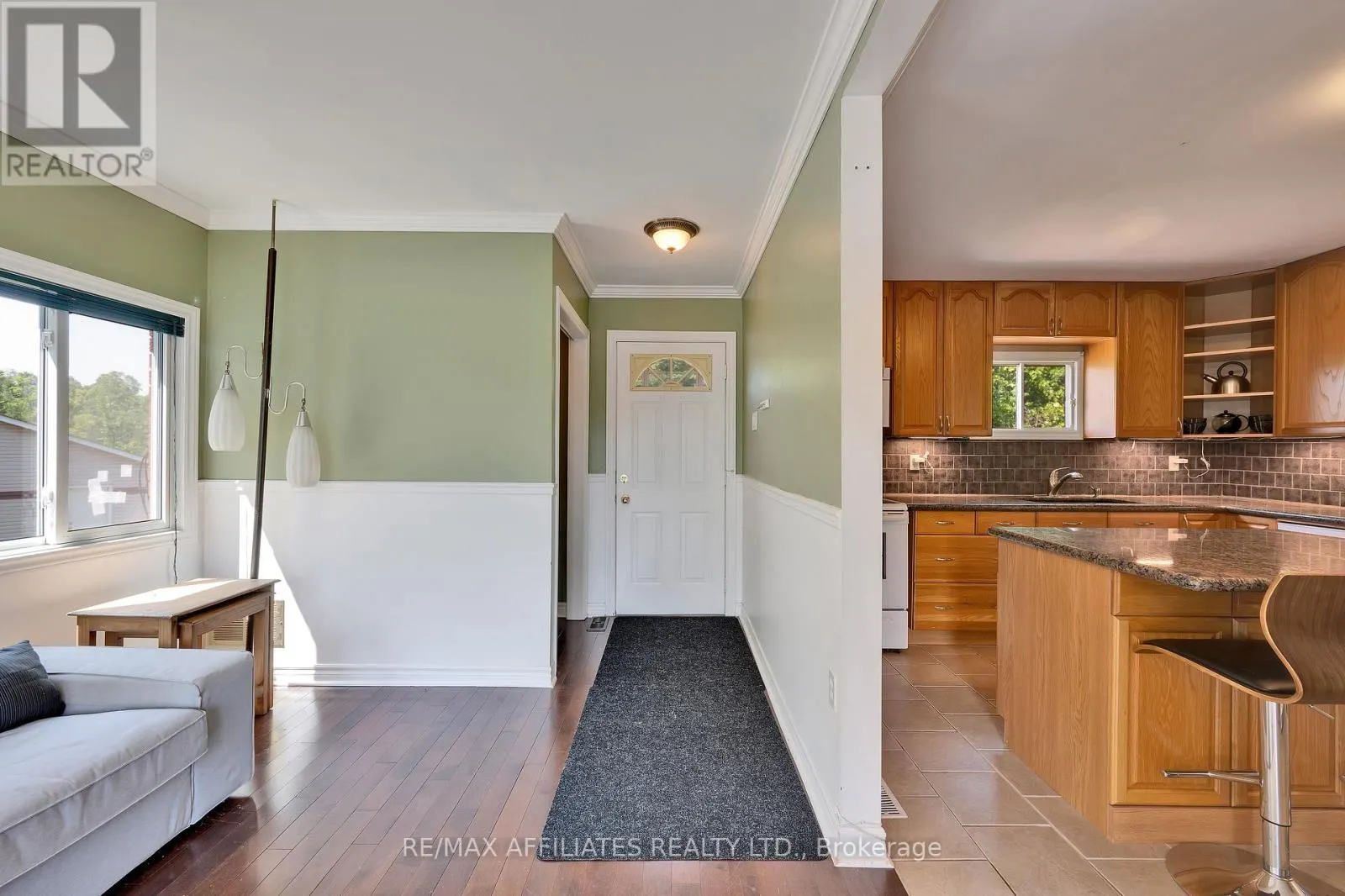 1009 GARDINER'S ROAD
