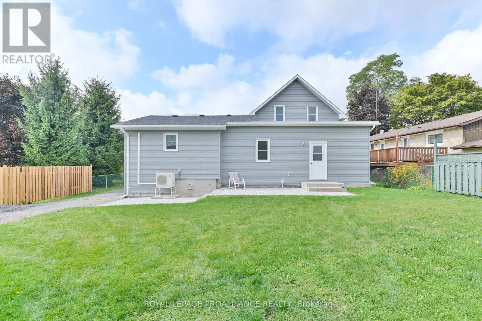 27 MAPLEWOOD AVENUE