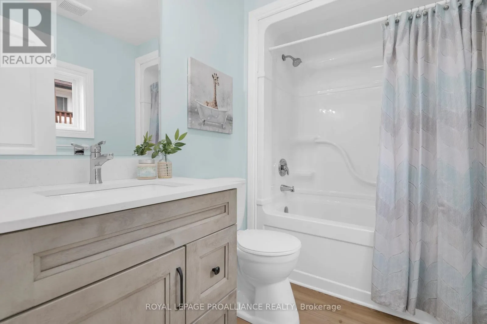 27 MAPLEWOOD AVENUE