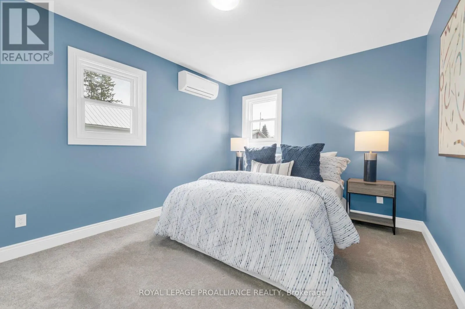 27 MAPLEWOOD AVENUE