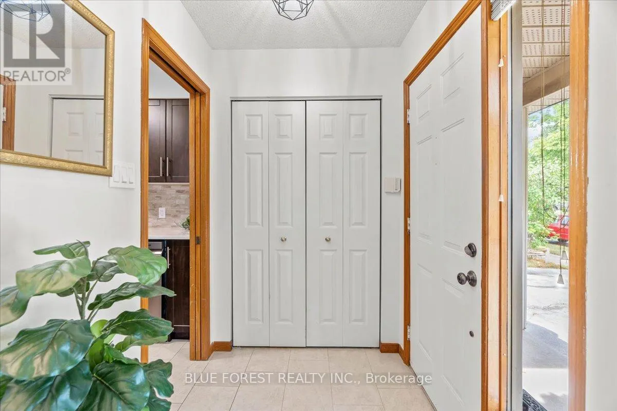 106 CONWAY LANE