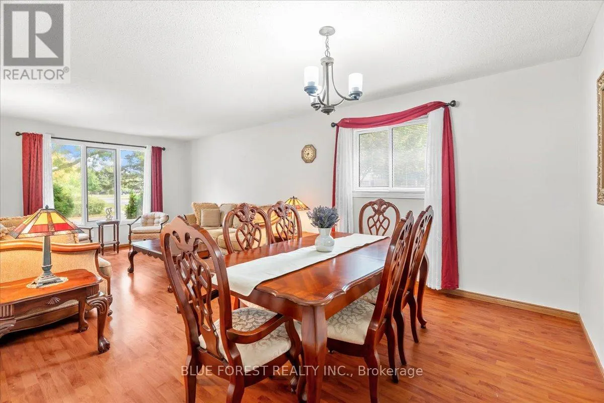 106 CONWAY LANE