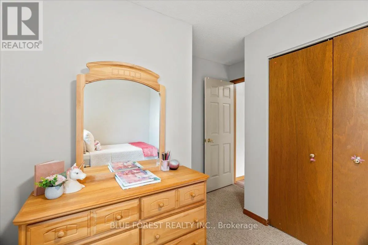 106 CONWAY LANE