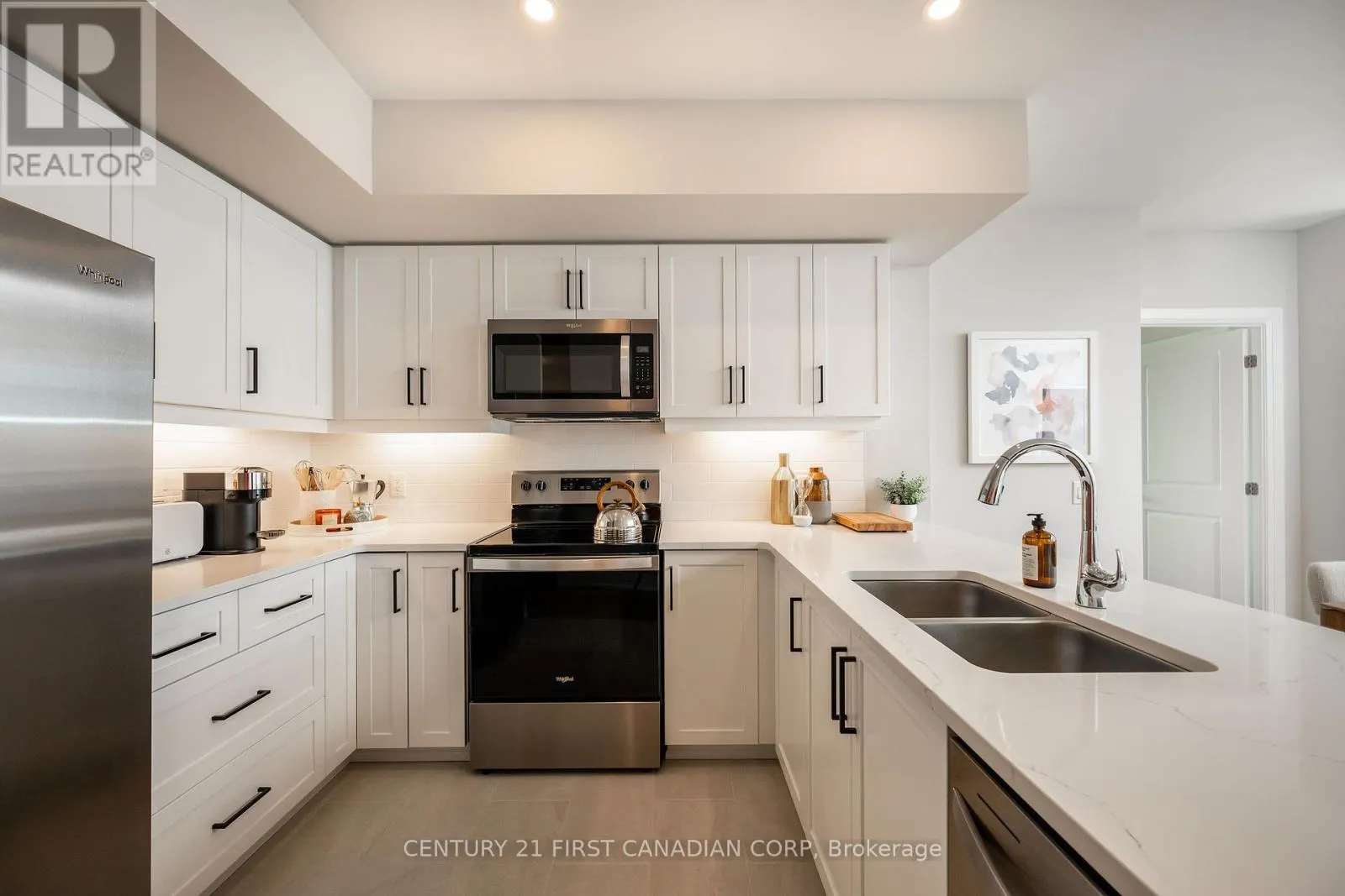 703 - 4286 KING STREET, #703