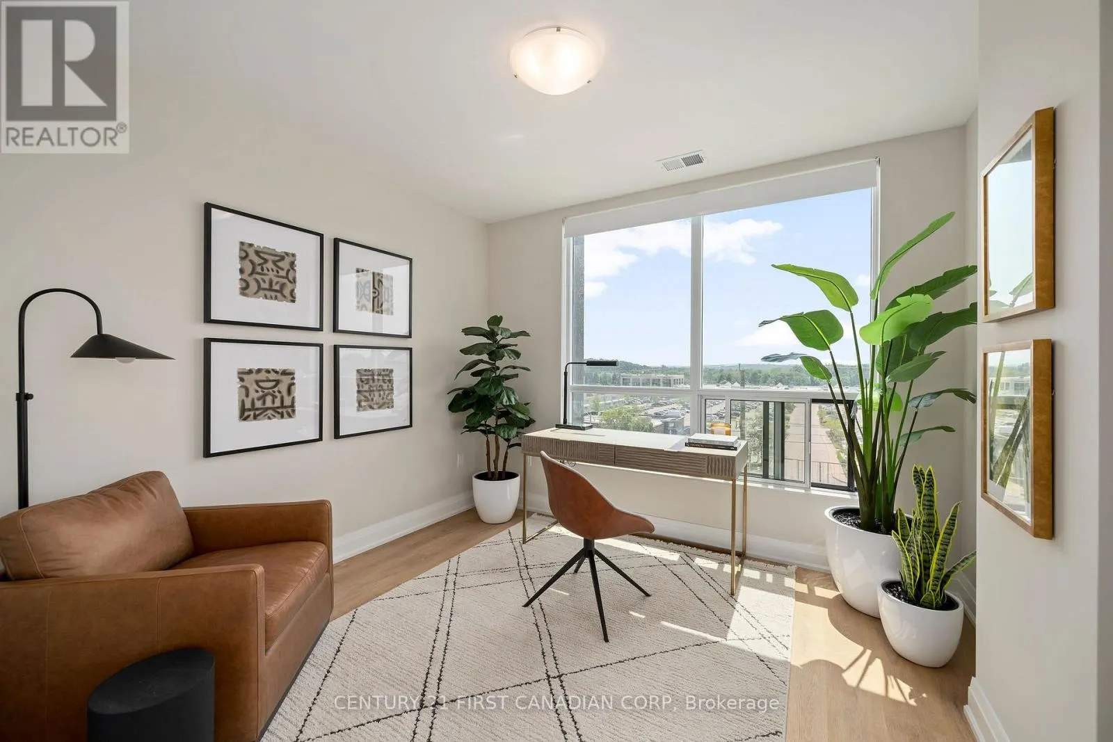 703 - 4286 KING STREET, #703