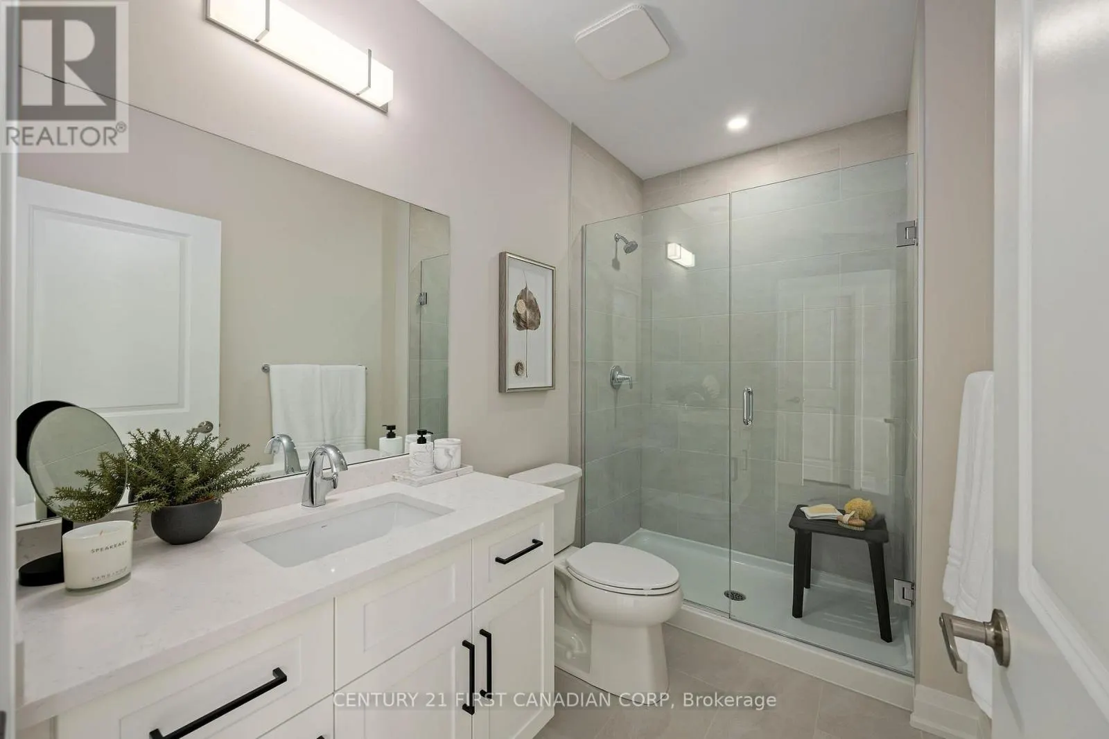 703 - 4286 KING STREET, #703