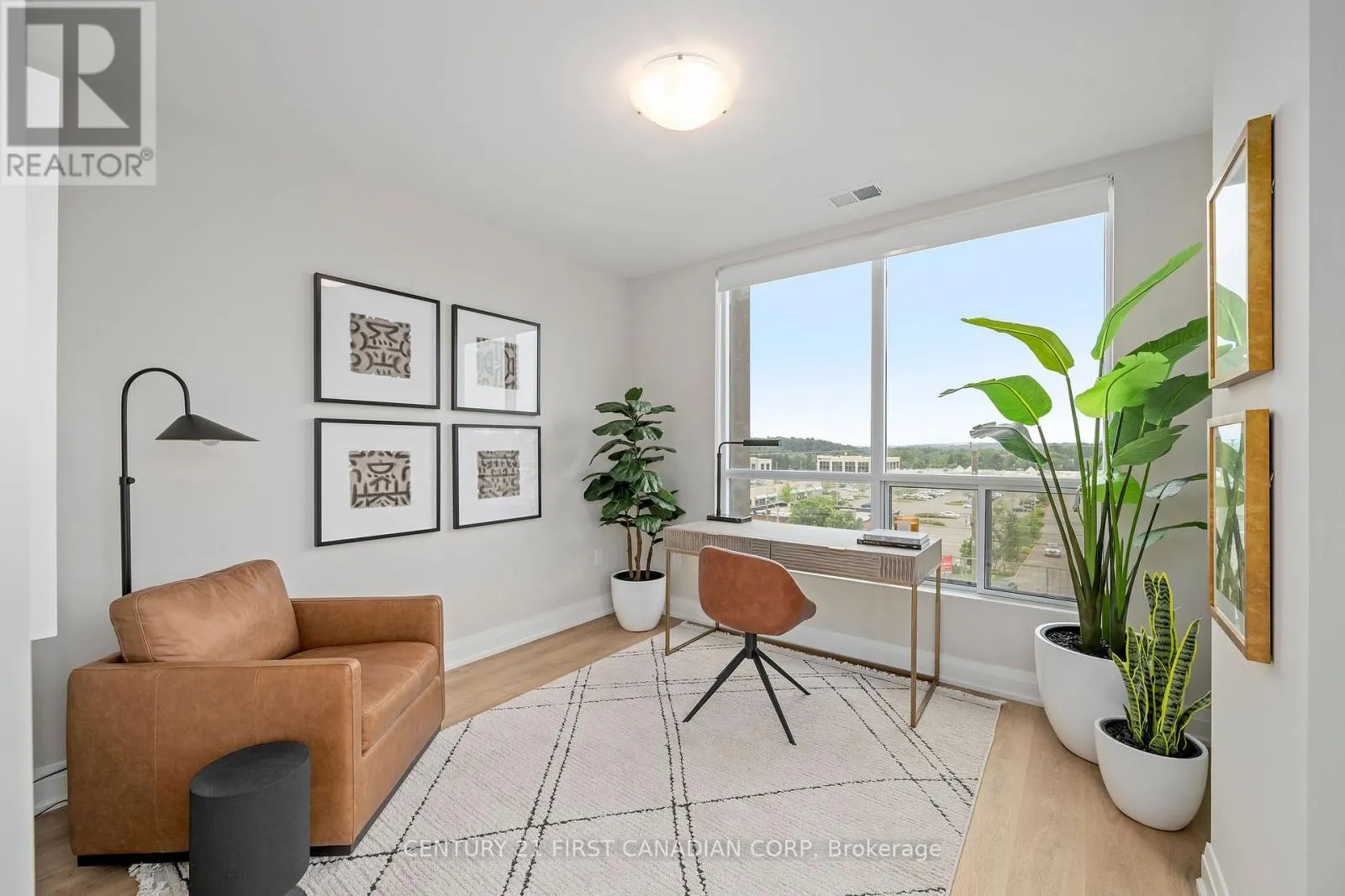 703 - 4286 KING STREET, #703