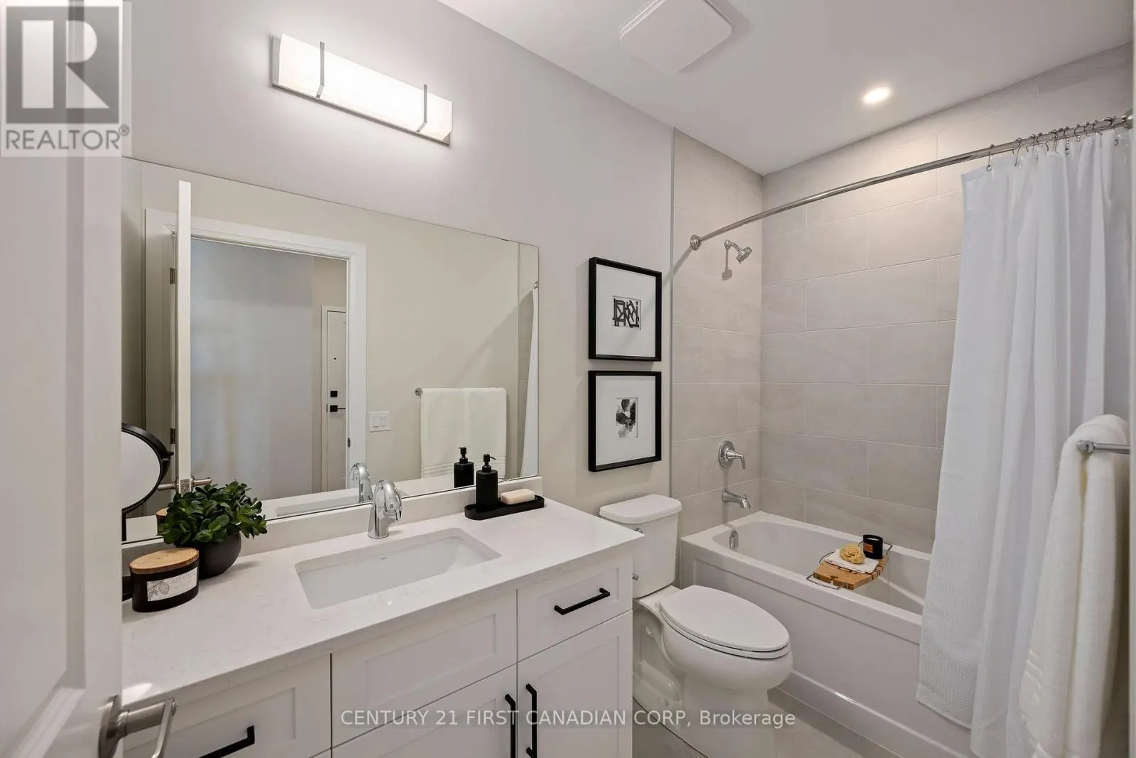 703 - 4286 KING STREET, #703