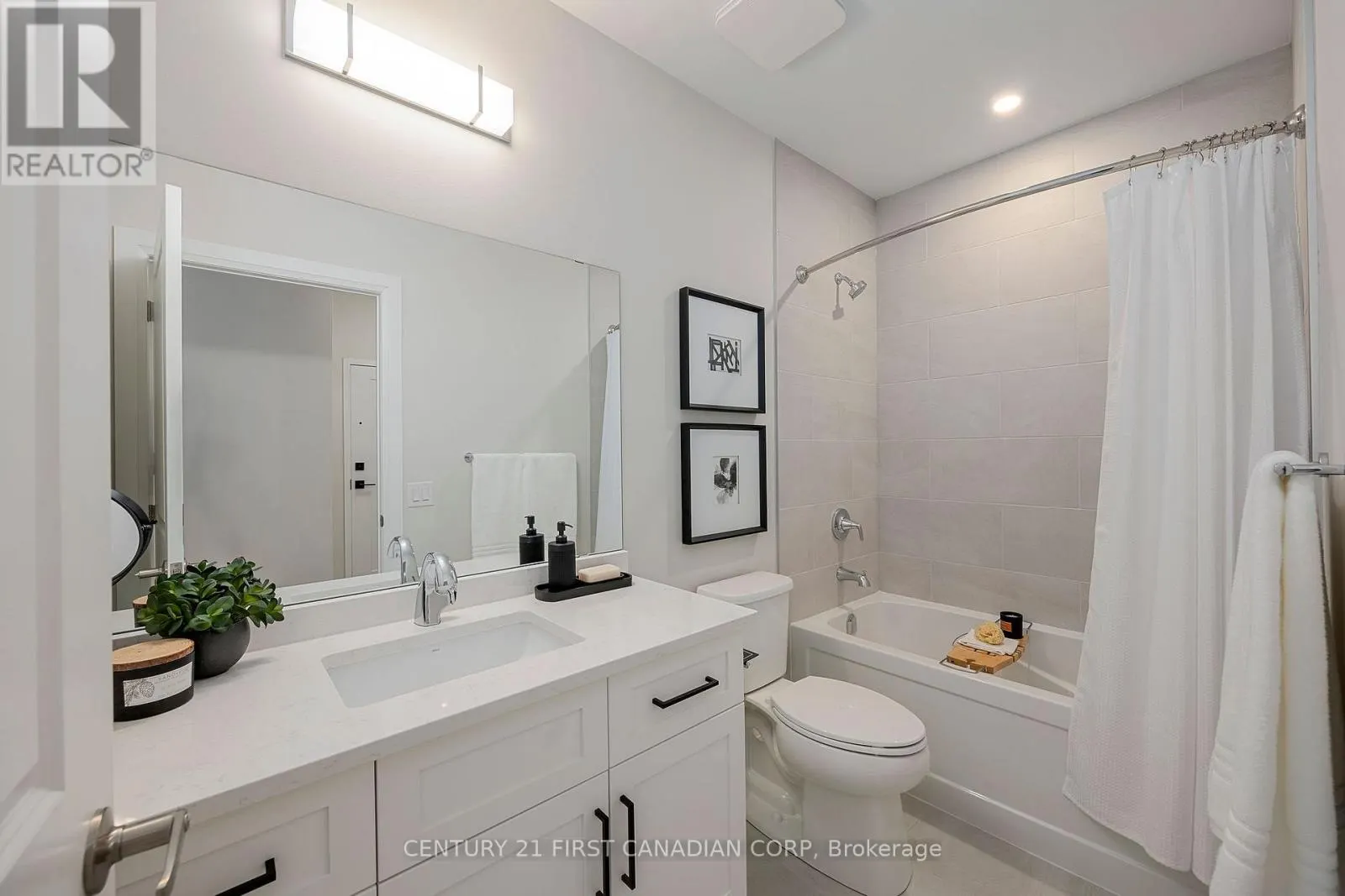703 - 4286 KING STREET, #703