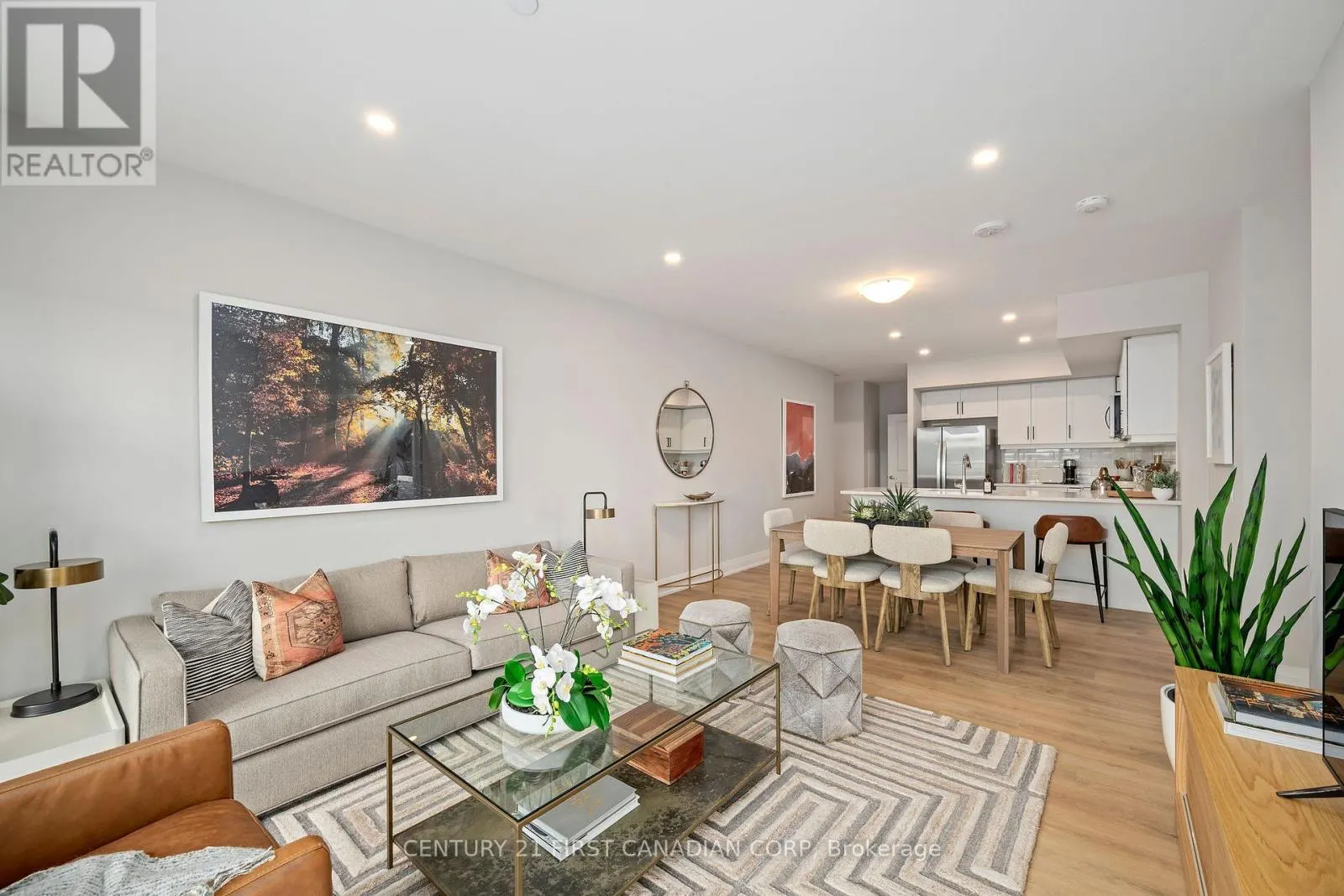 703 - 4286 KING STREET, #703