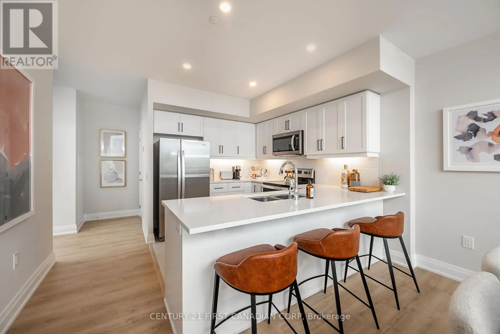 703 - 4286 KING STREET, #703