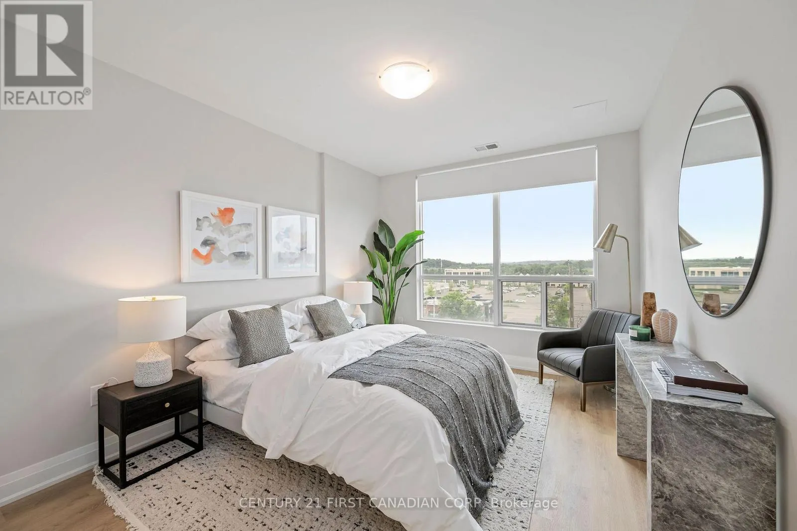 703 - 4286 KING STREET, #703