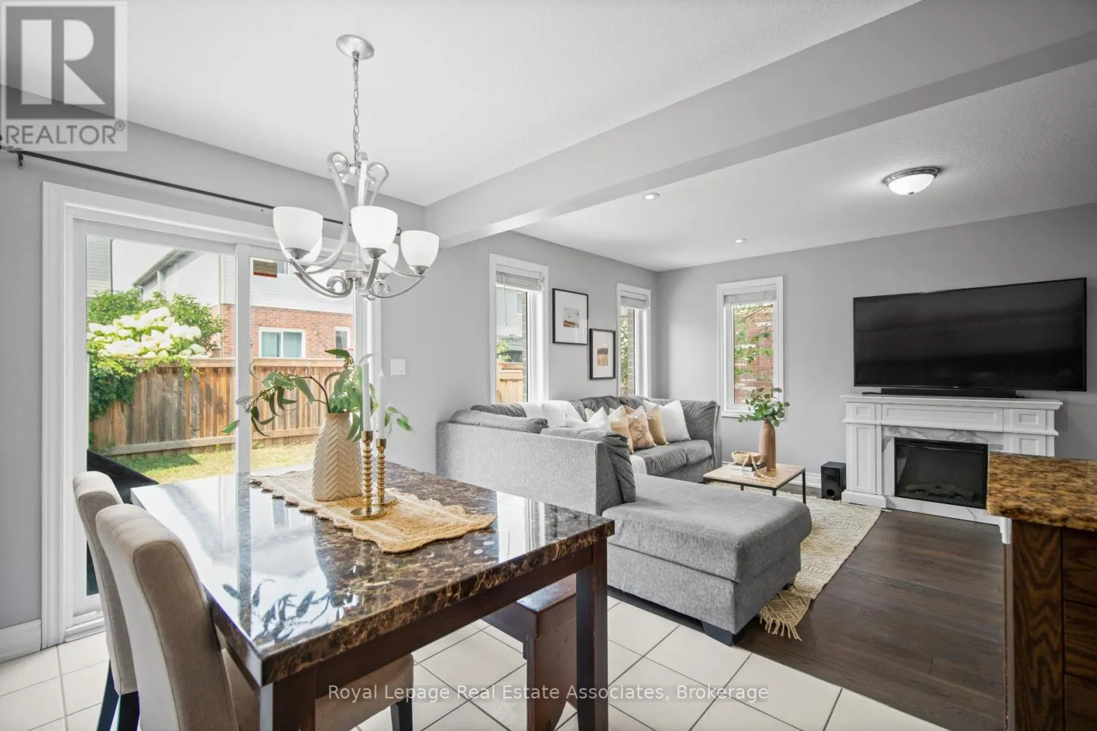 439 MOORLANDS CRESCENT