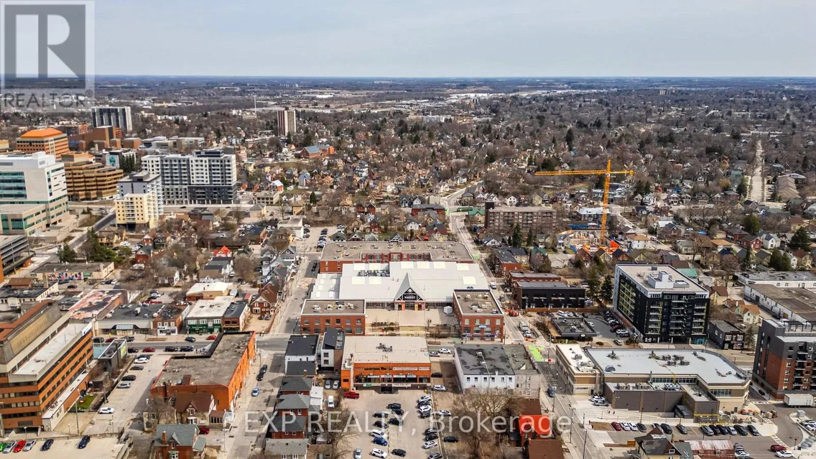 305 - 165 DUKE STREET E