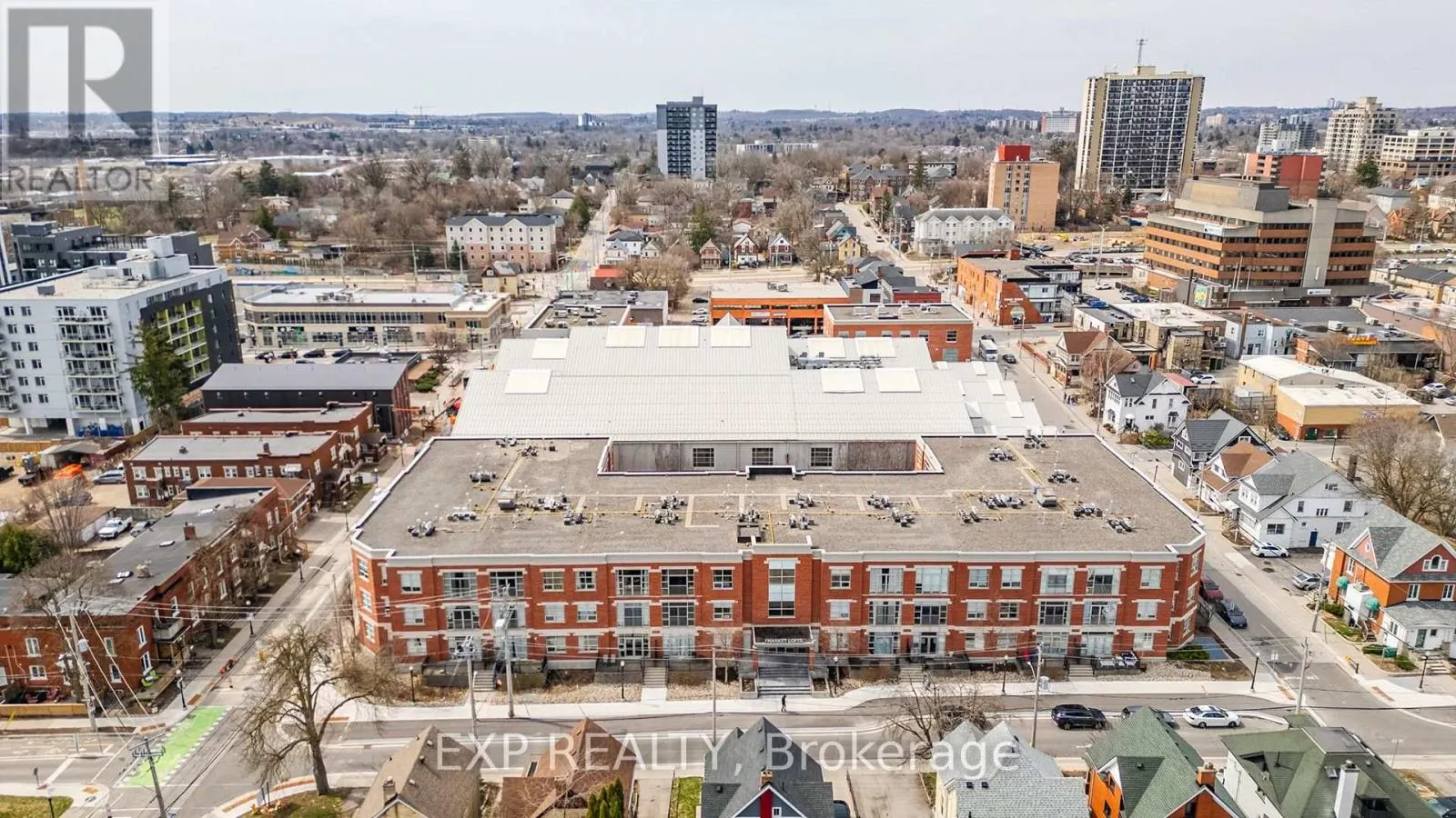 305 - 165 DUKE STREET E