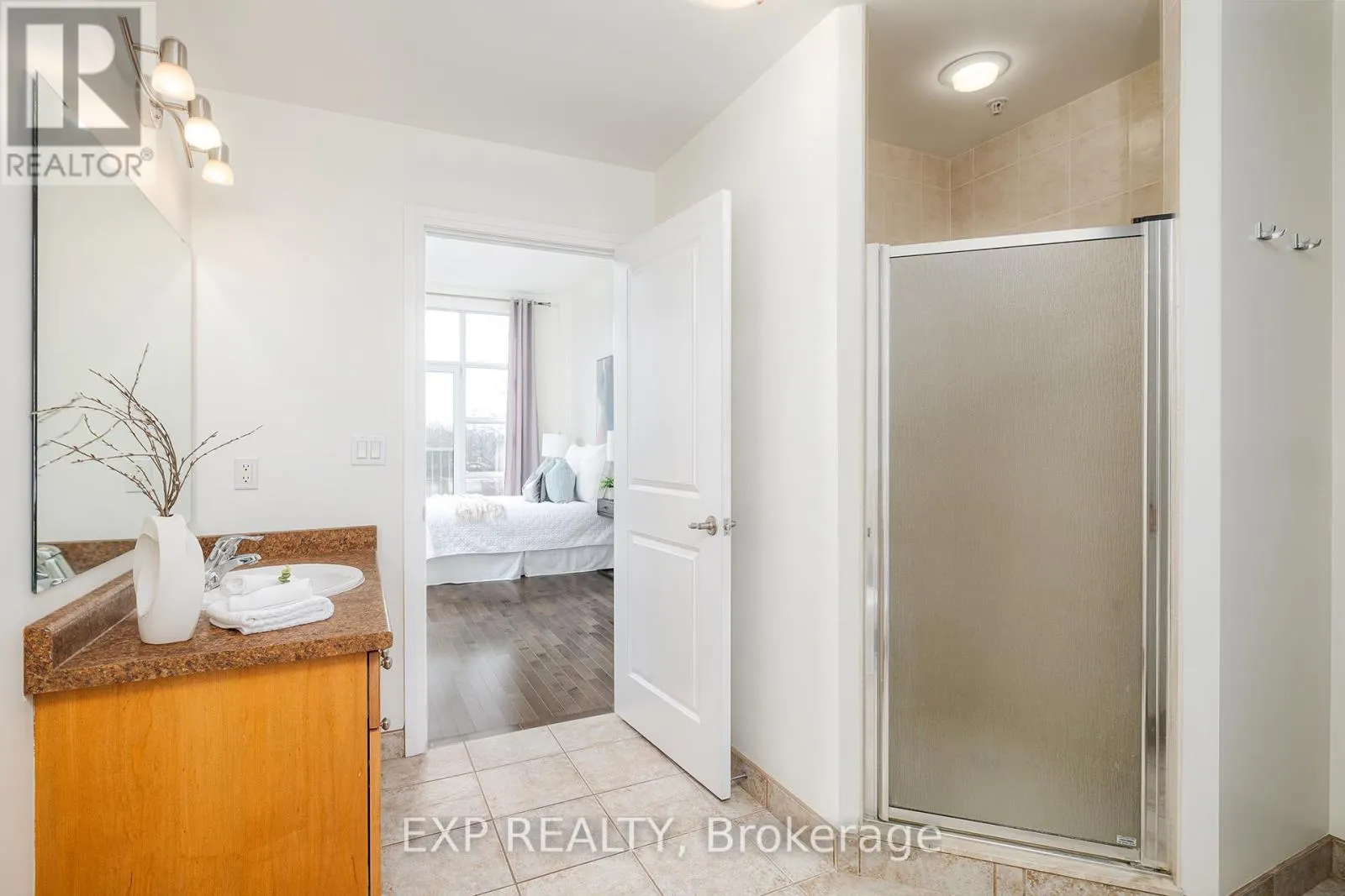 305 - 165 DUKE STREET E
