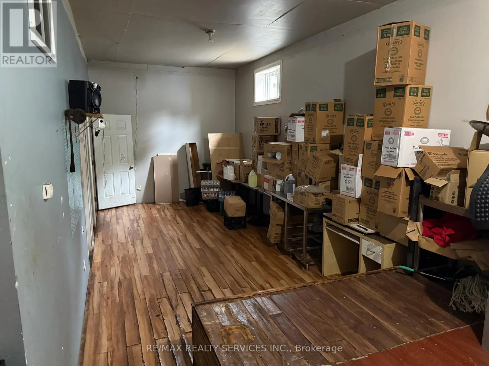 354 MAIN STREET W