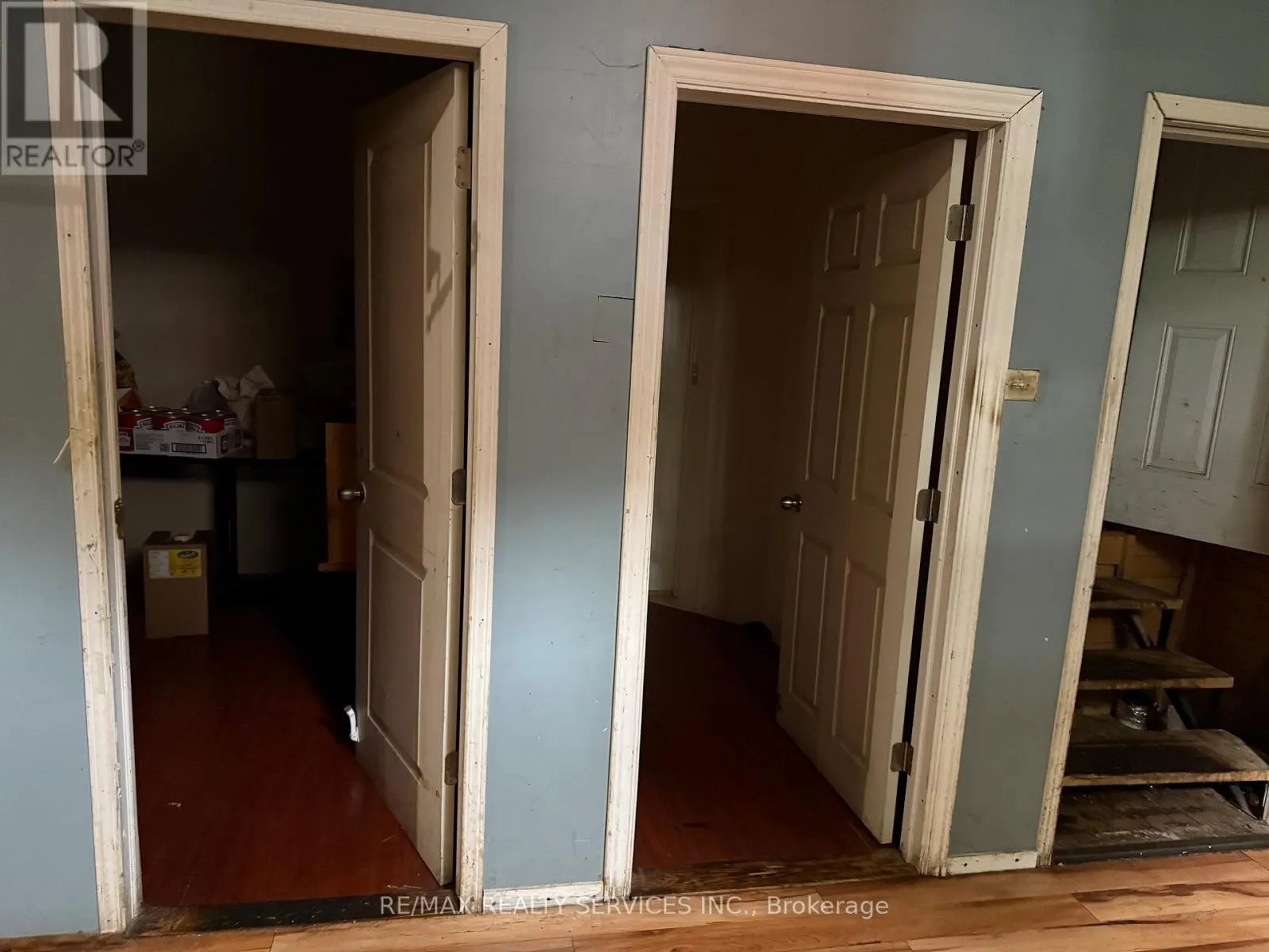 354 MAIN STREET W