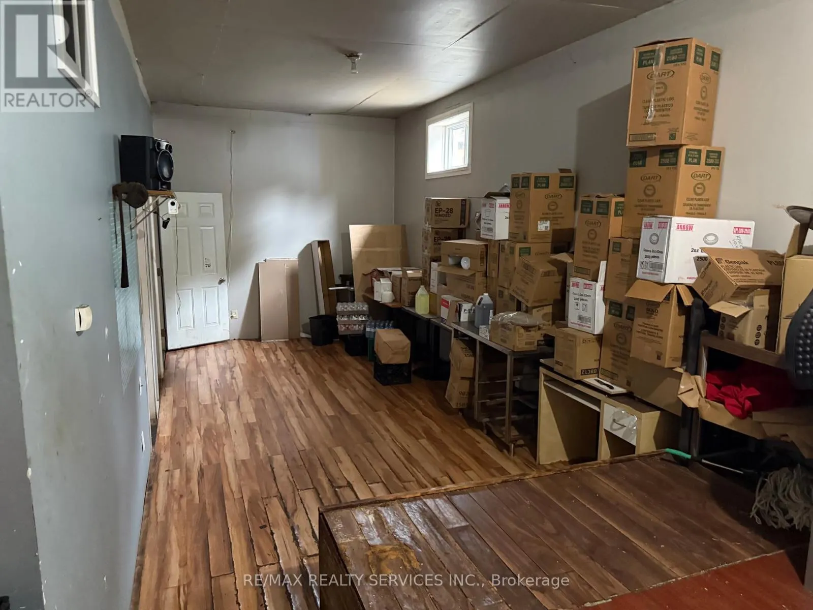 354 MAIN STREET W