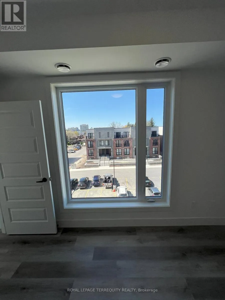416 - 107 ROGER STREET