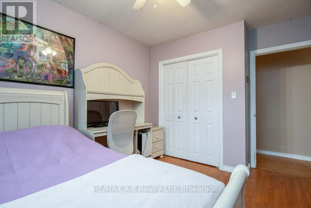 35 TECUMSEH CRESCENT