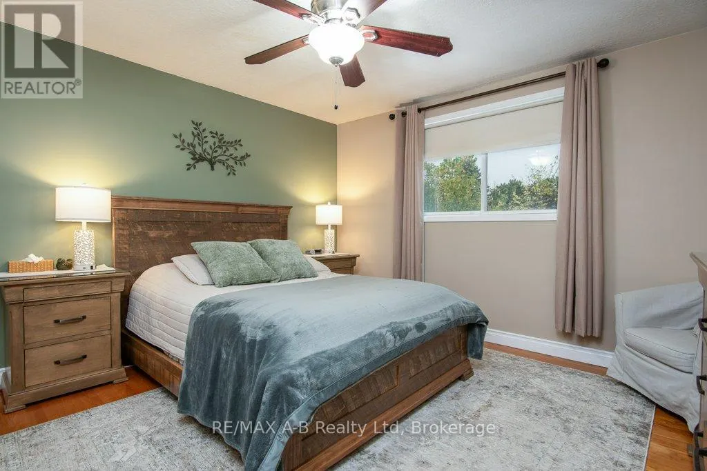35 TECUMSEH CRESCENT