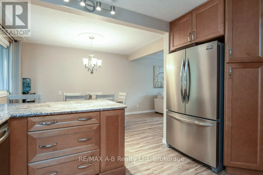 35 TECUMSEH CRESCENT