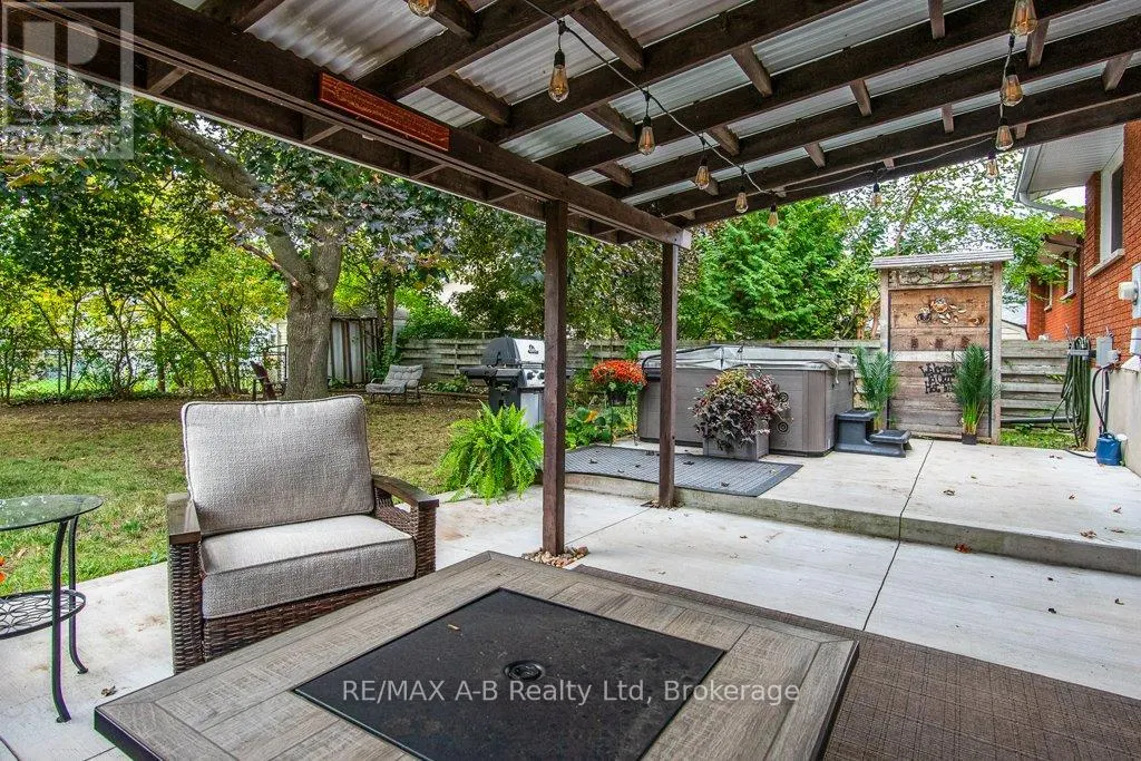 35 TECUMSEH CRESCENT