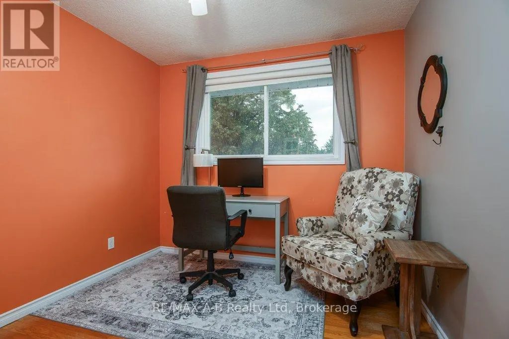 35 TECUMSEH CRESCENT