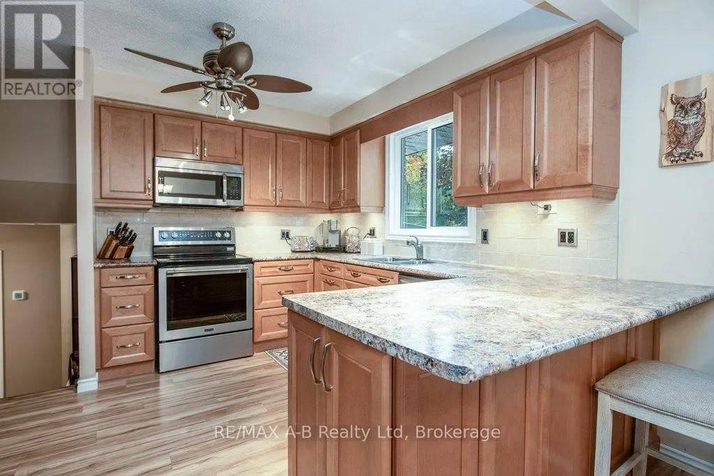 35 TECUMSEH CRESCENT