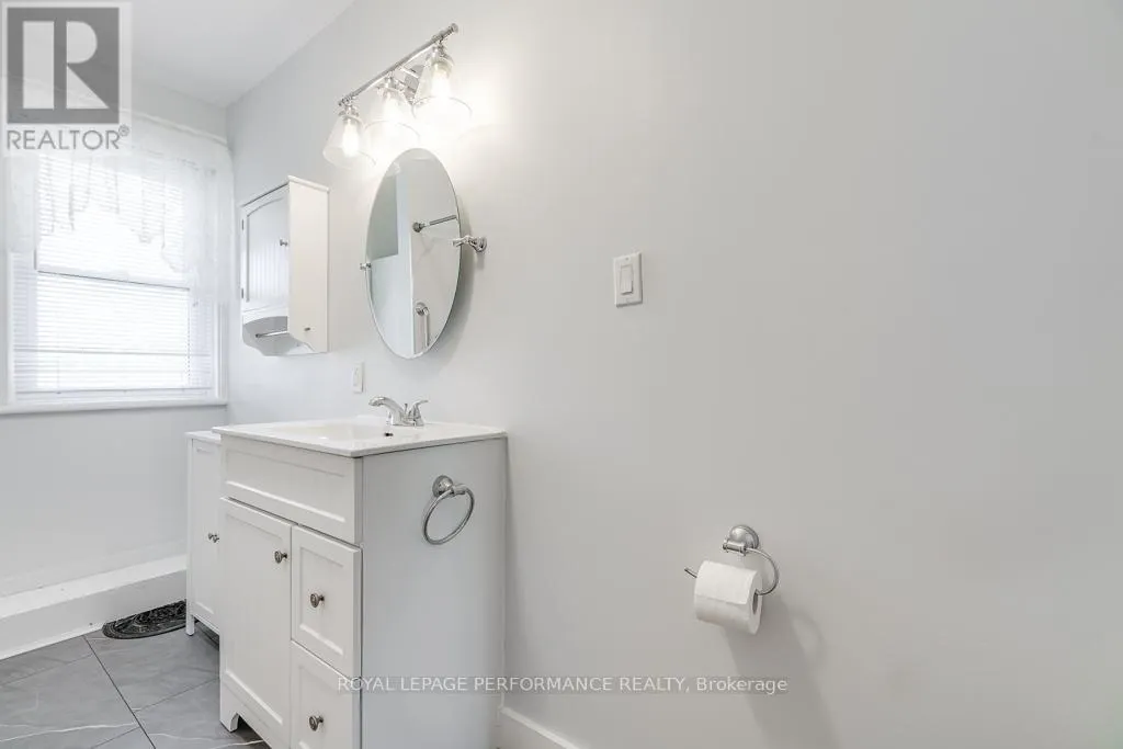 7 SPRUCE STREET S