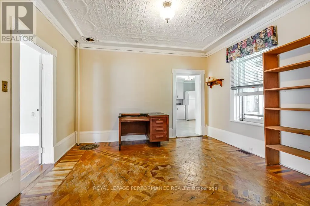 7 SPRUCE STREET S