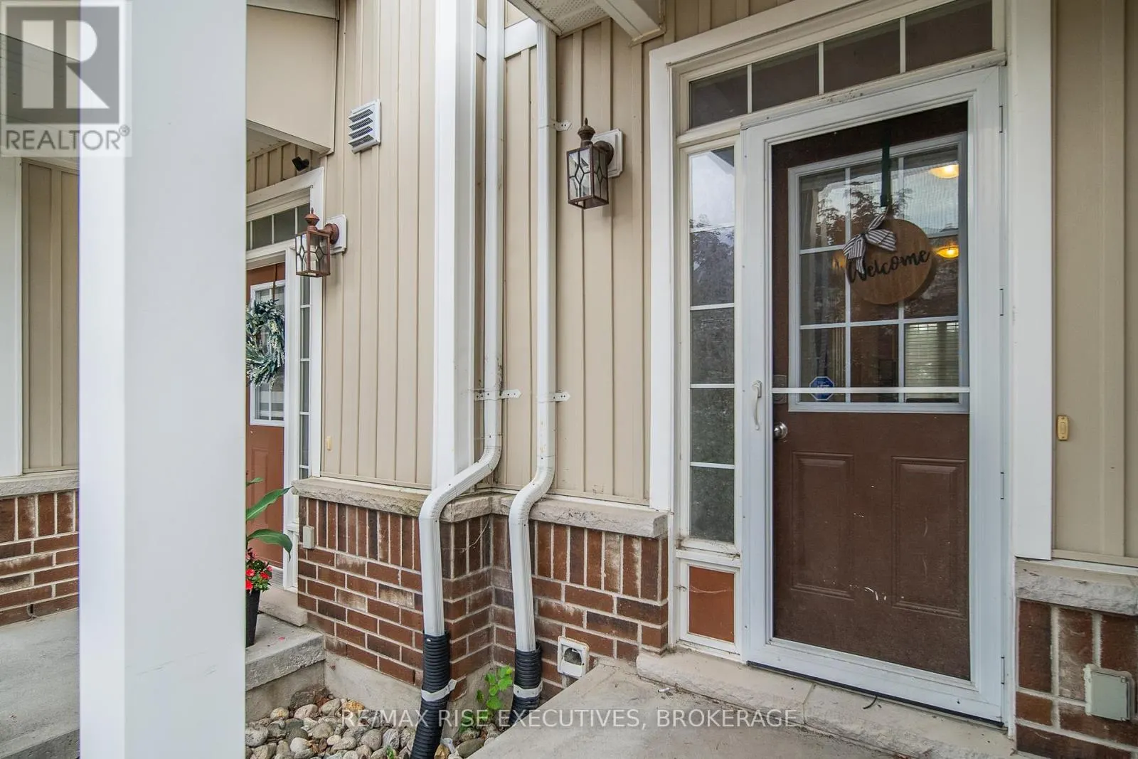 903 ASCOT LANE