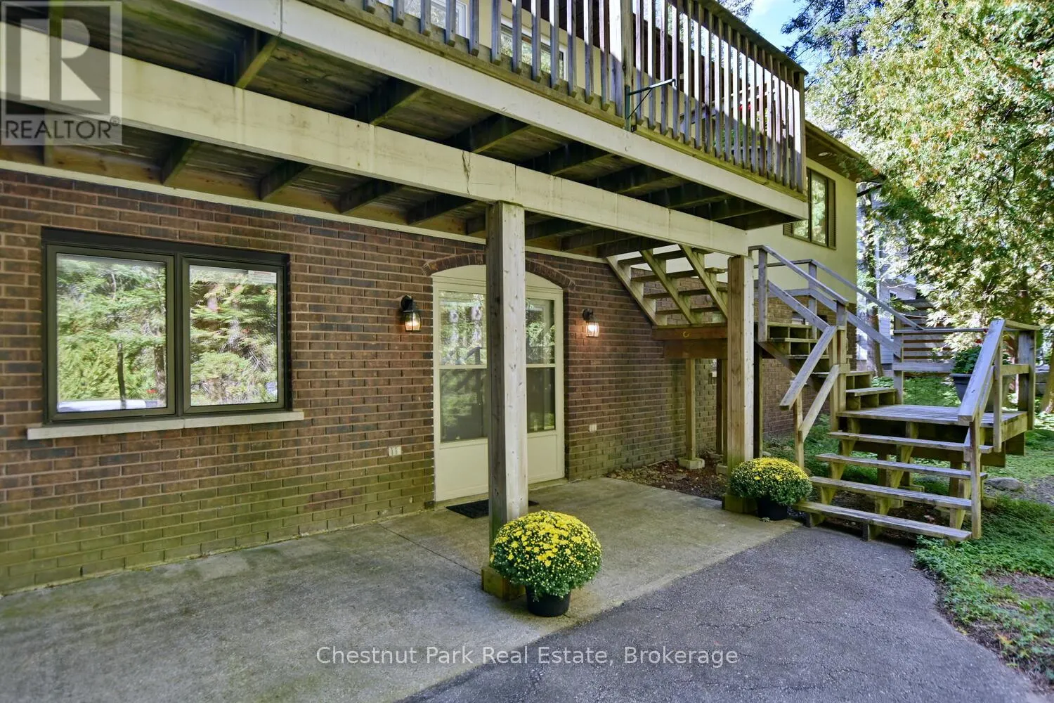 128 LAKEWOOD DRIVE