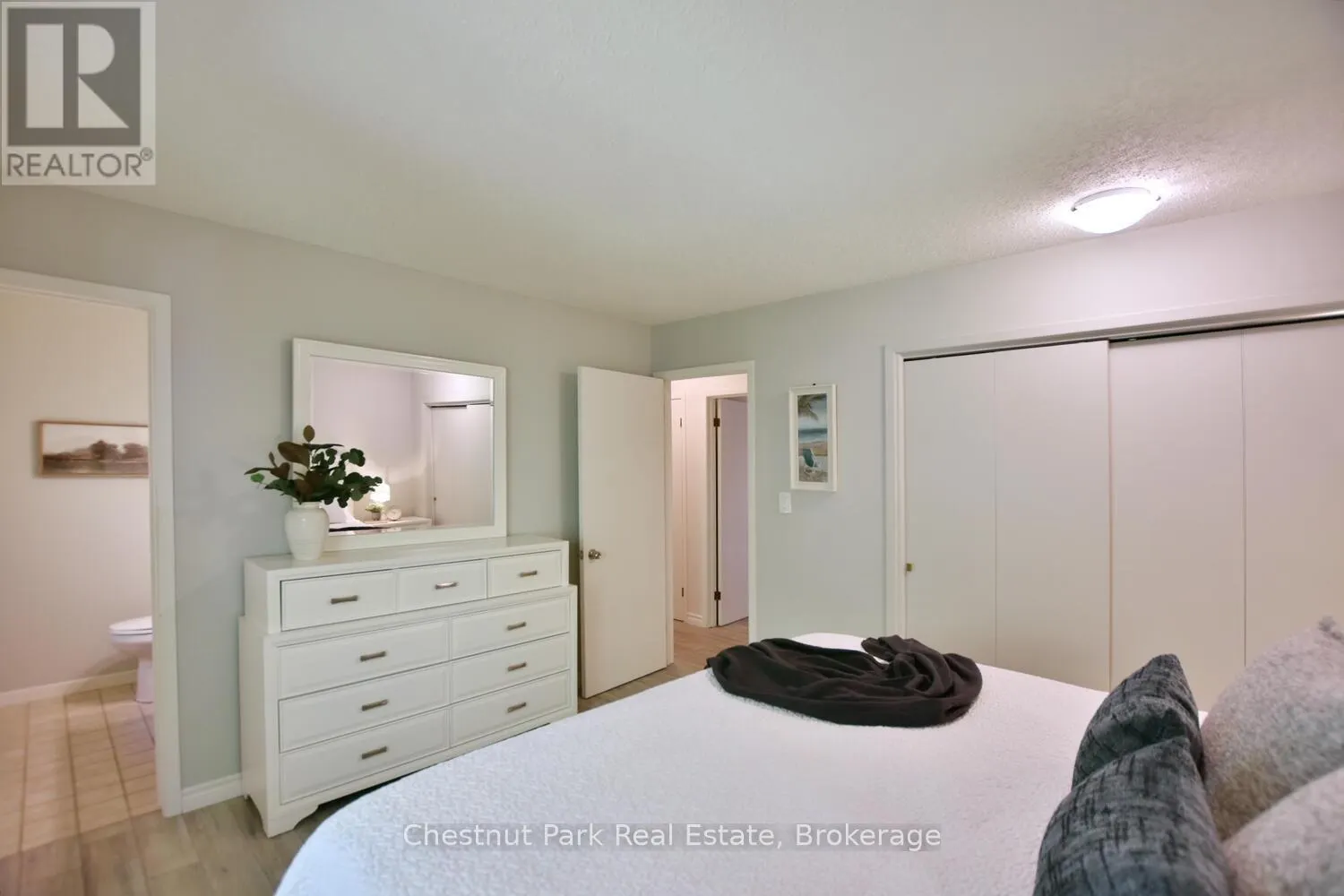 128 LAKEWOOD DRIVE