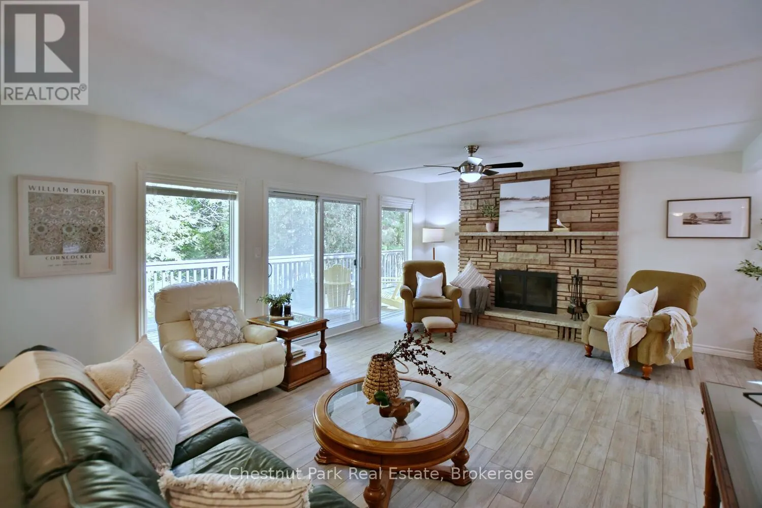 128 LAKEWOOD DRIVE