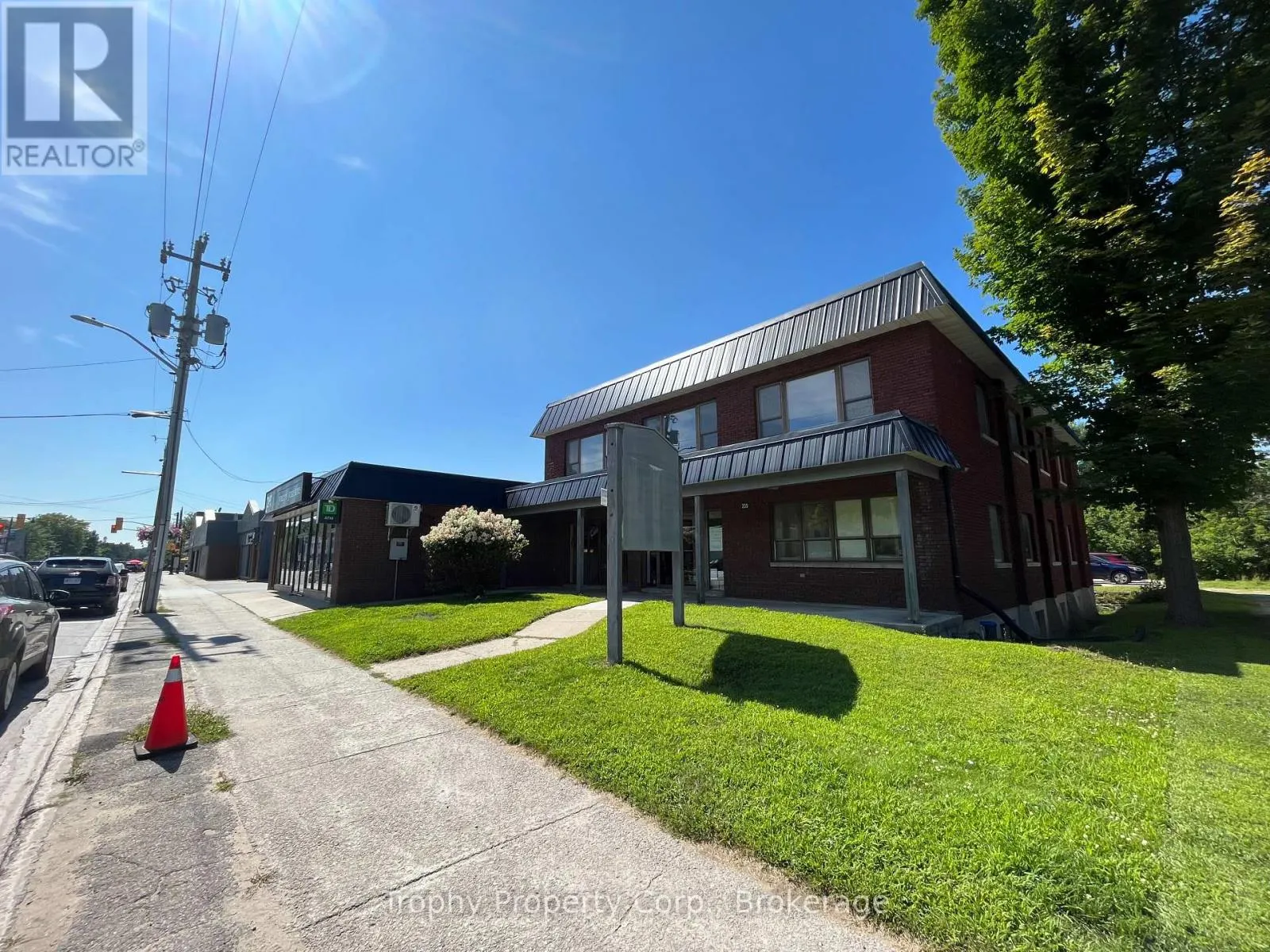 200 - 235 HIGHLAND STREET, #200