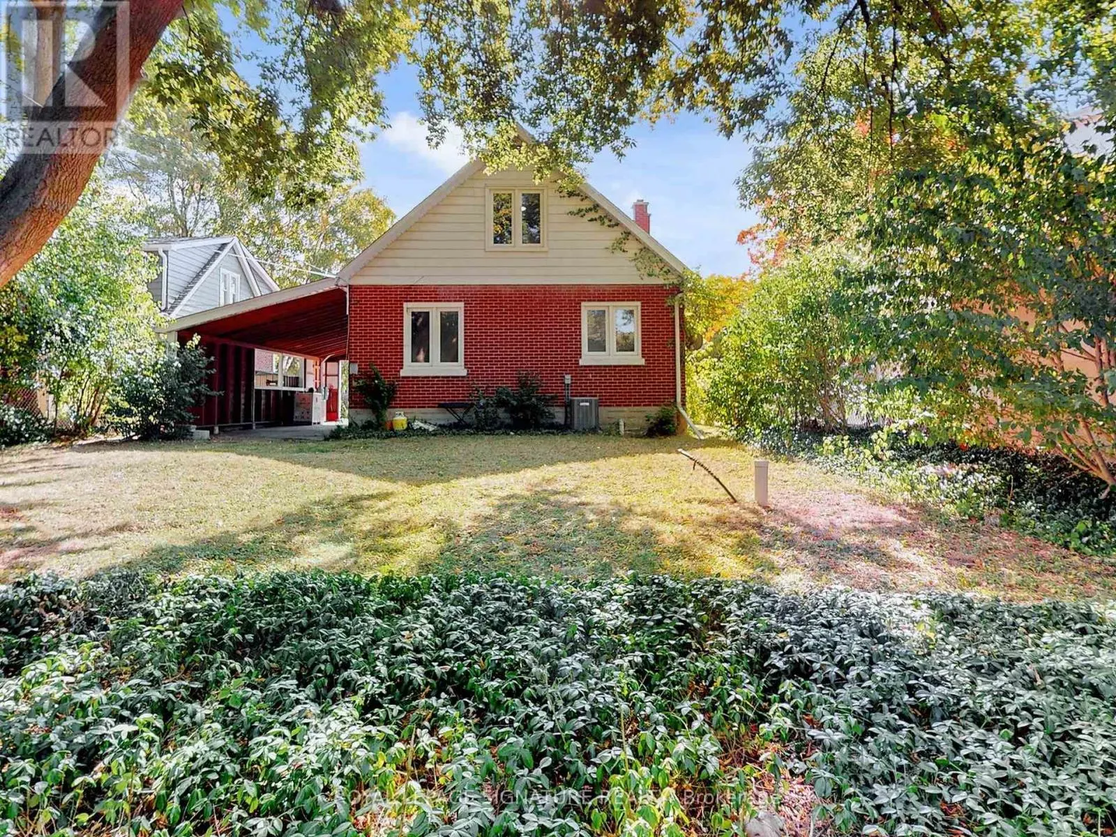22 SHERWOOD AVENUE