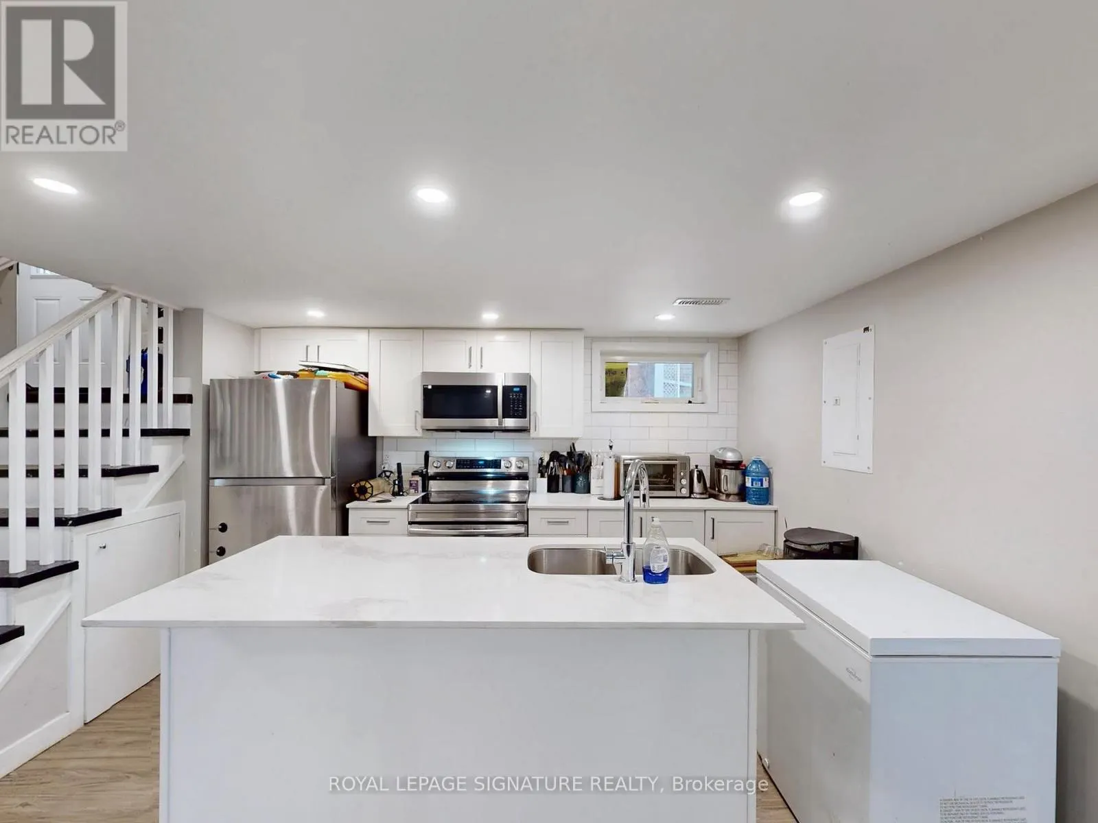 22 SHERWOOD AVENUE