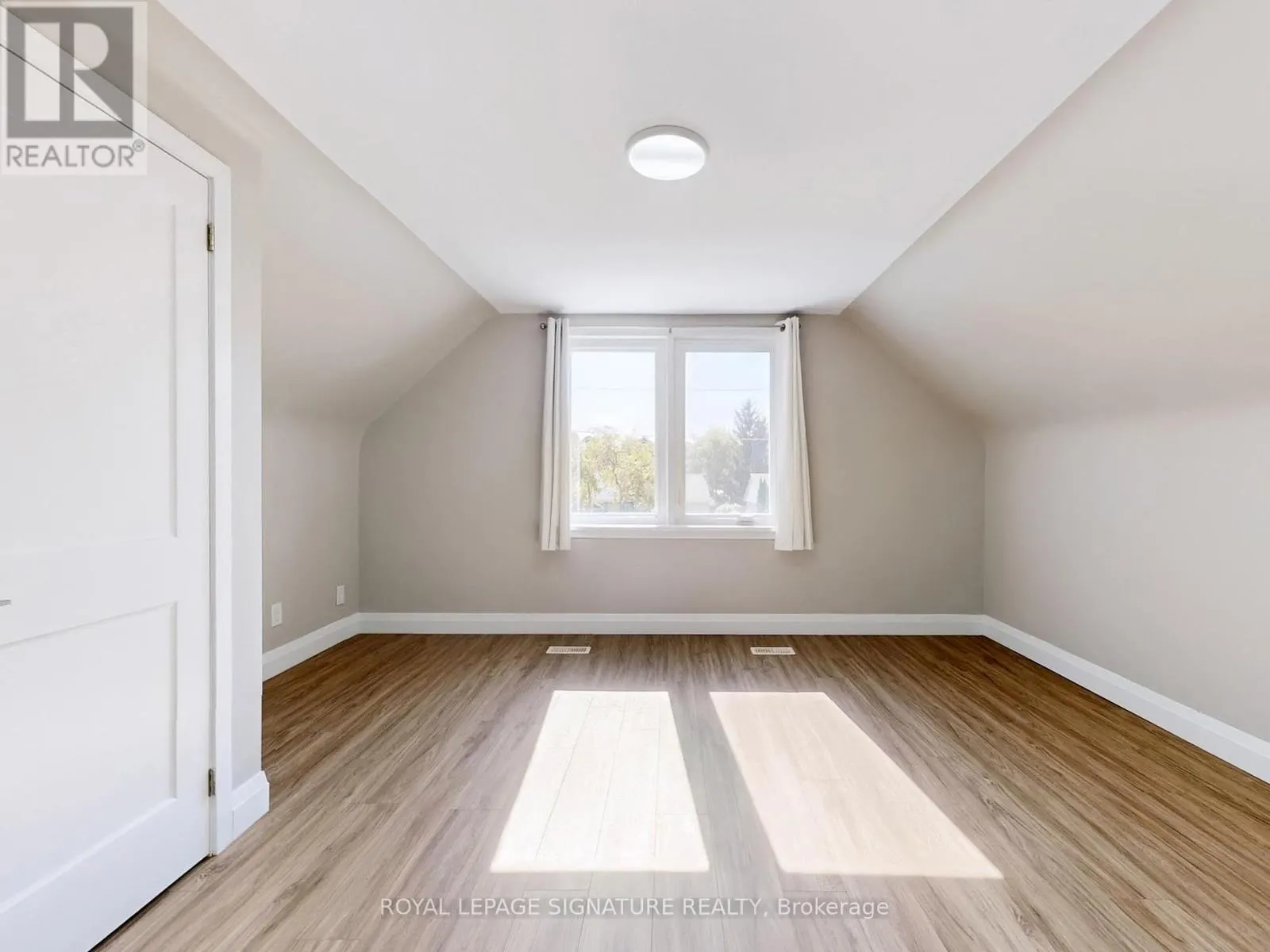 22 SHERWOOD AVENUE