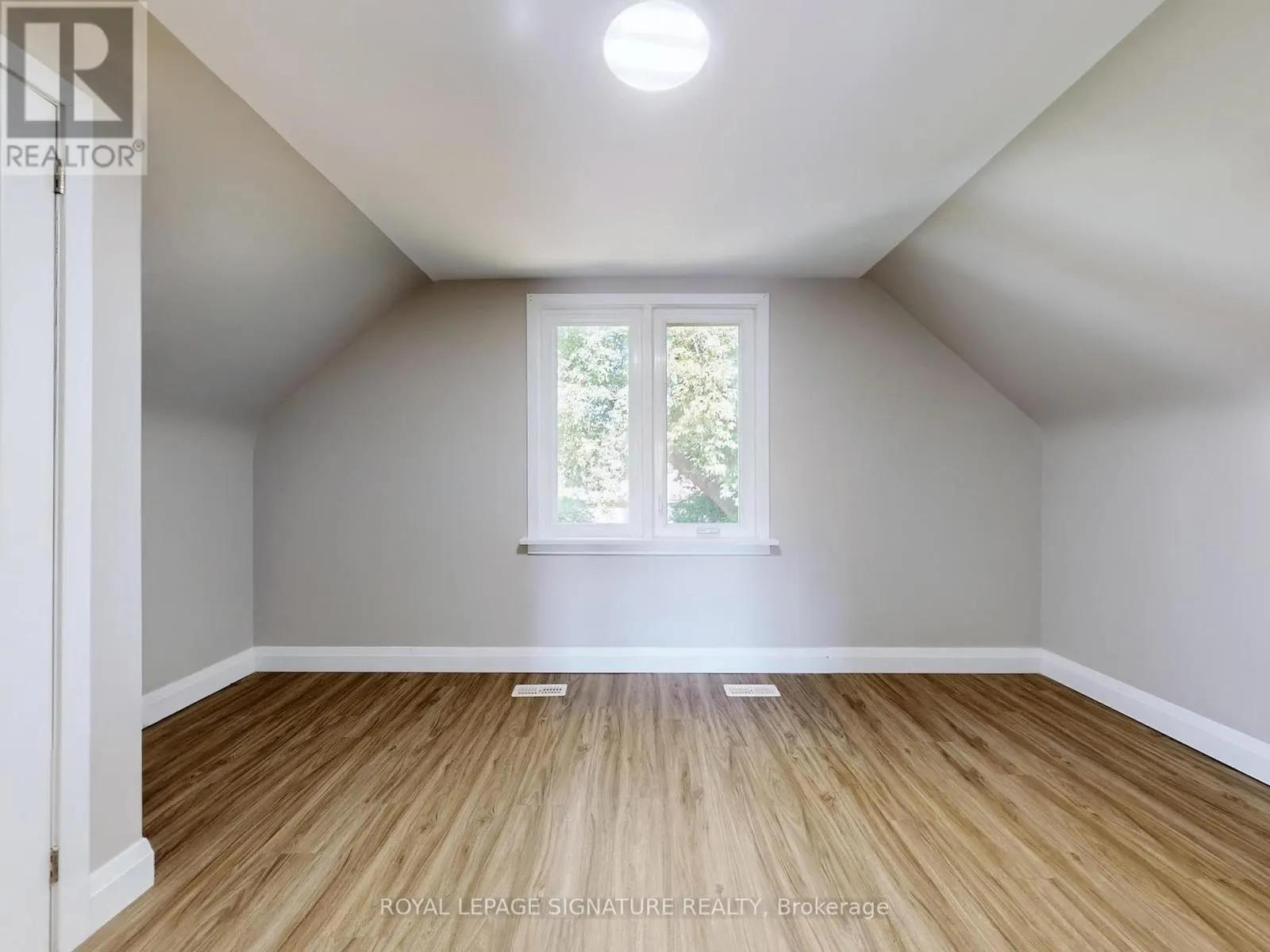 22 SHERWOOD AVENUE
