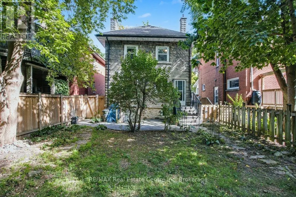 207 WATERLOO AVENUE