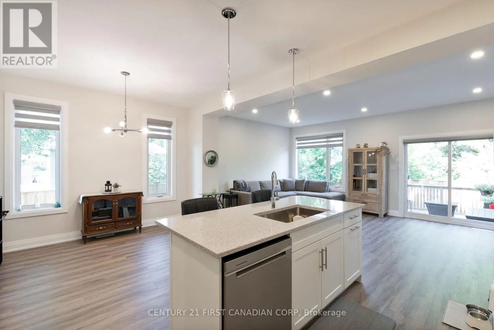 31 - 101 SWALES AVENUE, #31