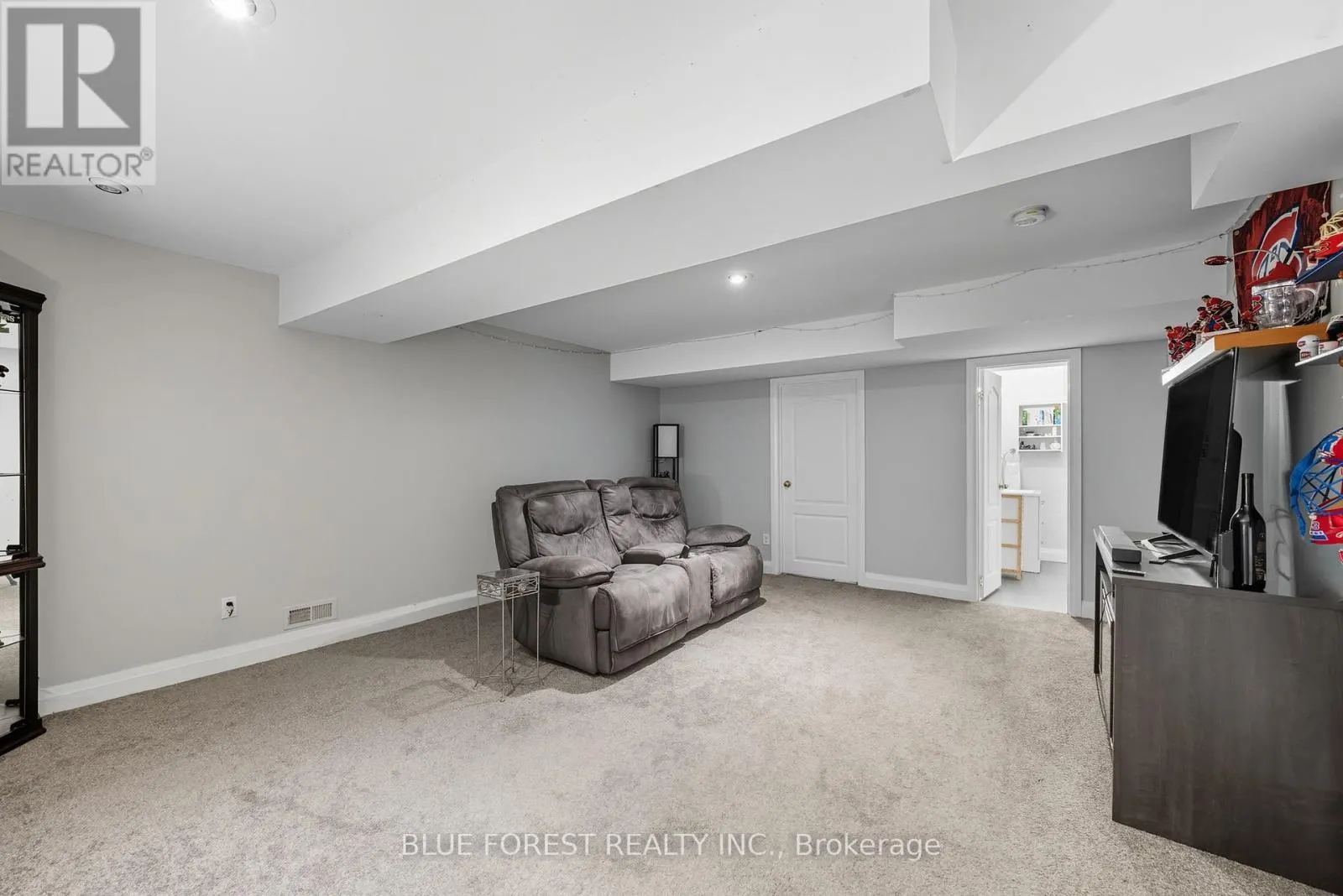 5 - 1920 MARCONI BOULEVARD, #5