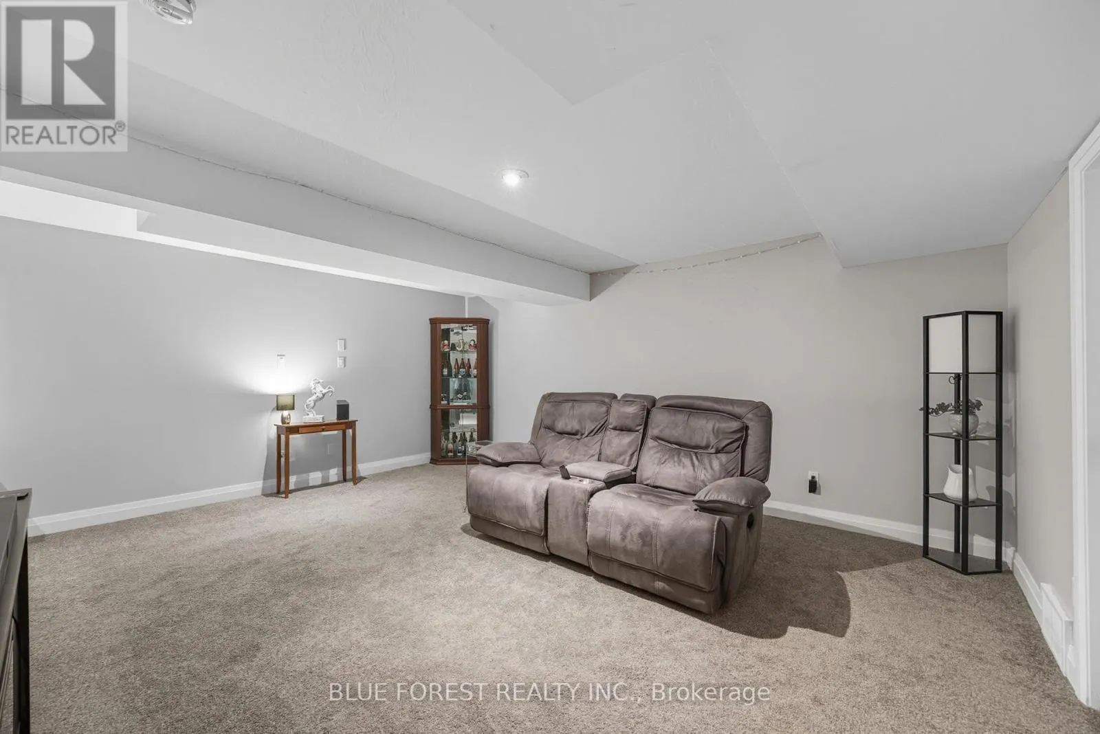 5 - 1920 MARCONI BOULEVARD, #5