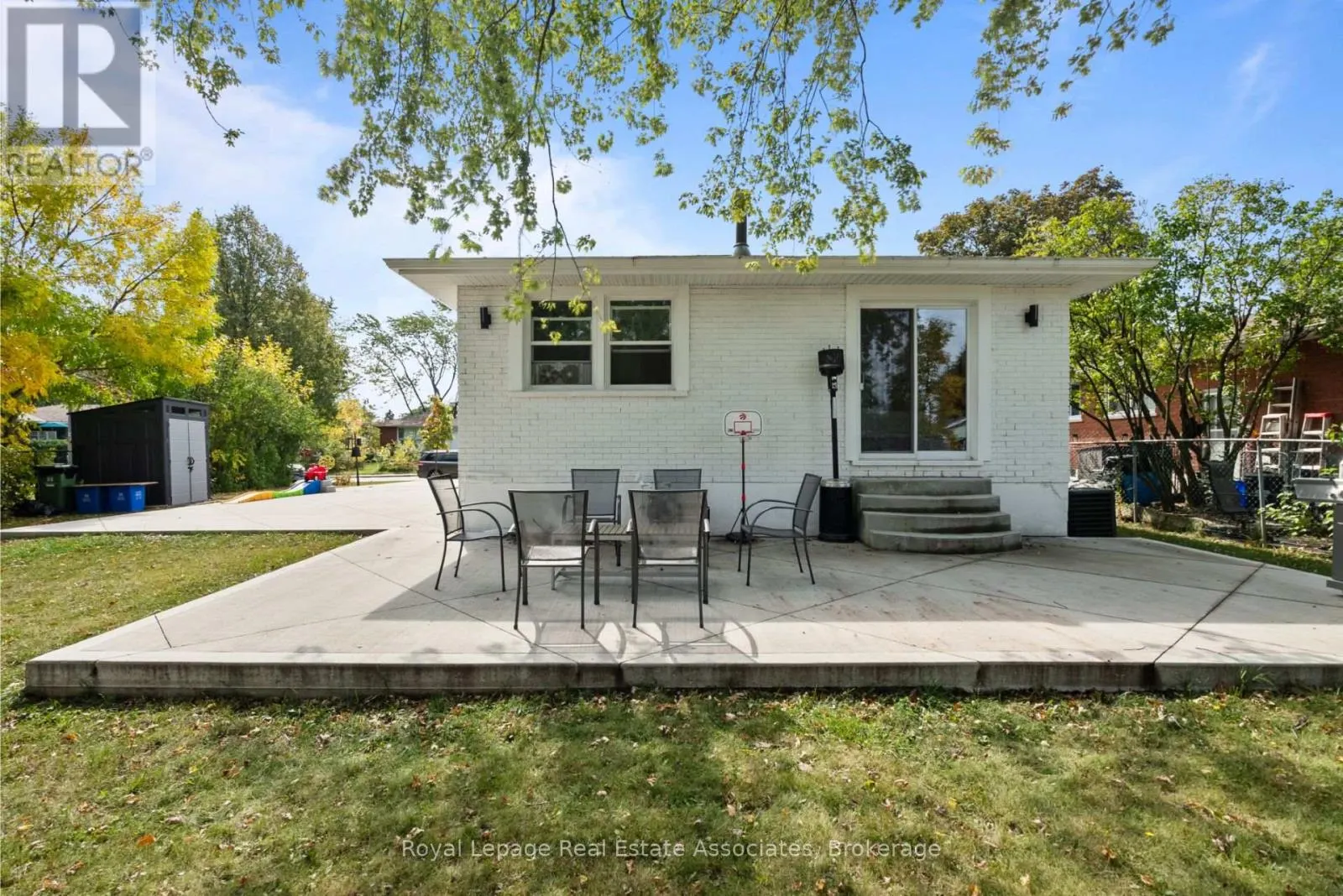 23 THORLEY DRIVE