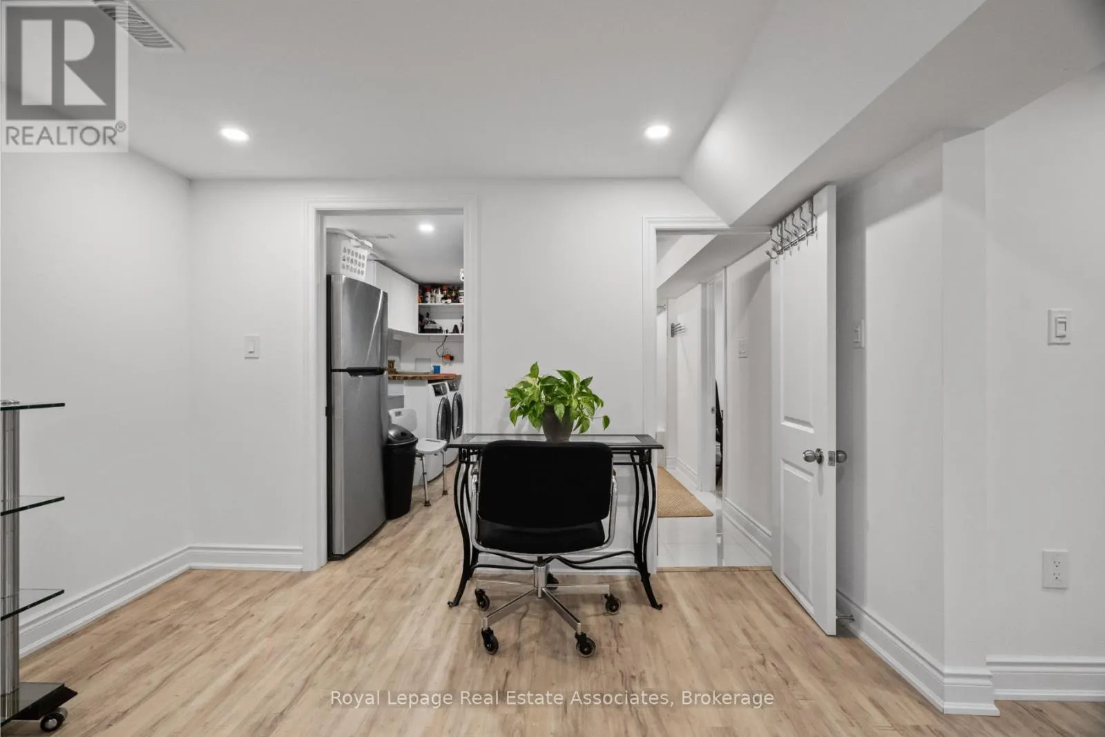 23 THORLEY DRIVE